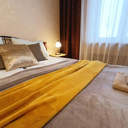 Old Town Retreat With Stunning Views 2 Bedroom Apartment Nearby The Church Of Saint Peter Riga Extérieur photo