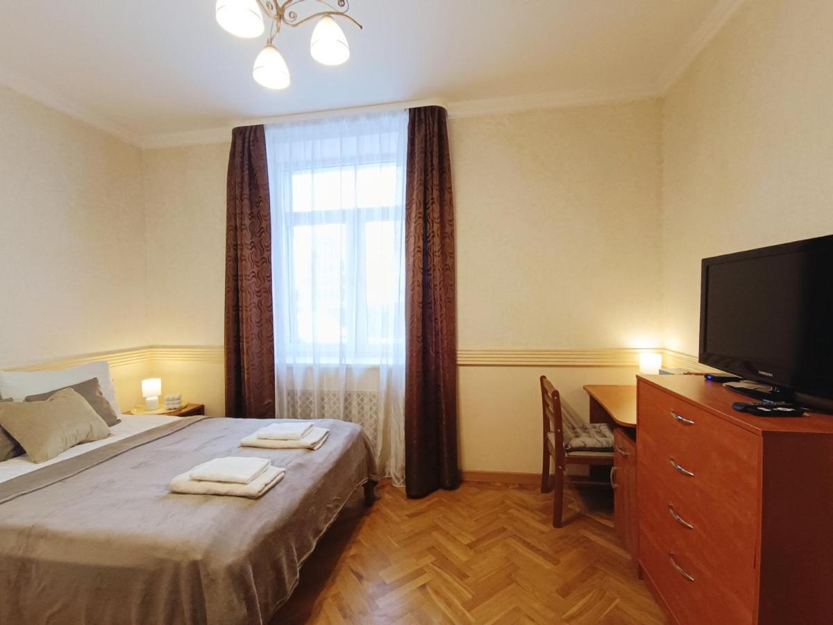 Old Town Retreat With Stunning Views 2 Bedroom Apartment Nearby The Church Of Saint Peter Riga Extérieur photo