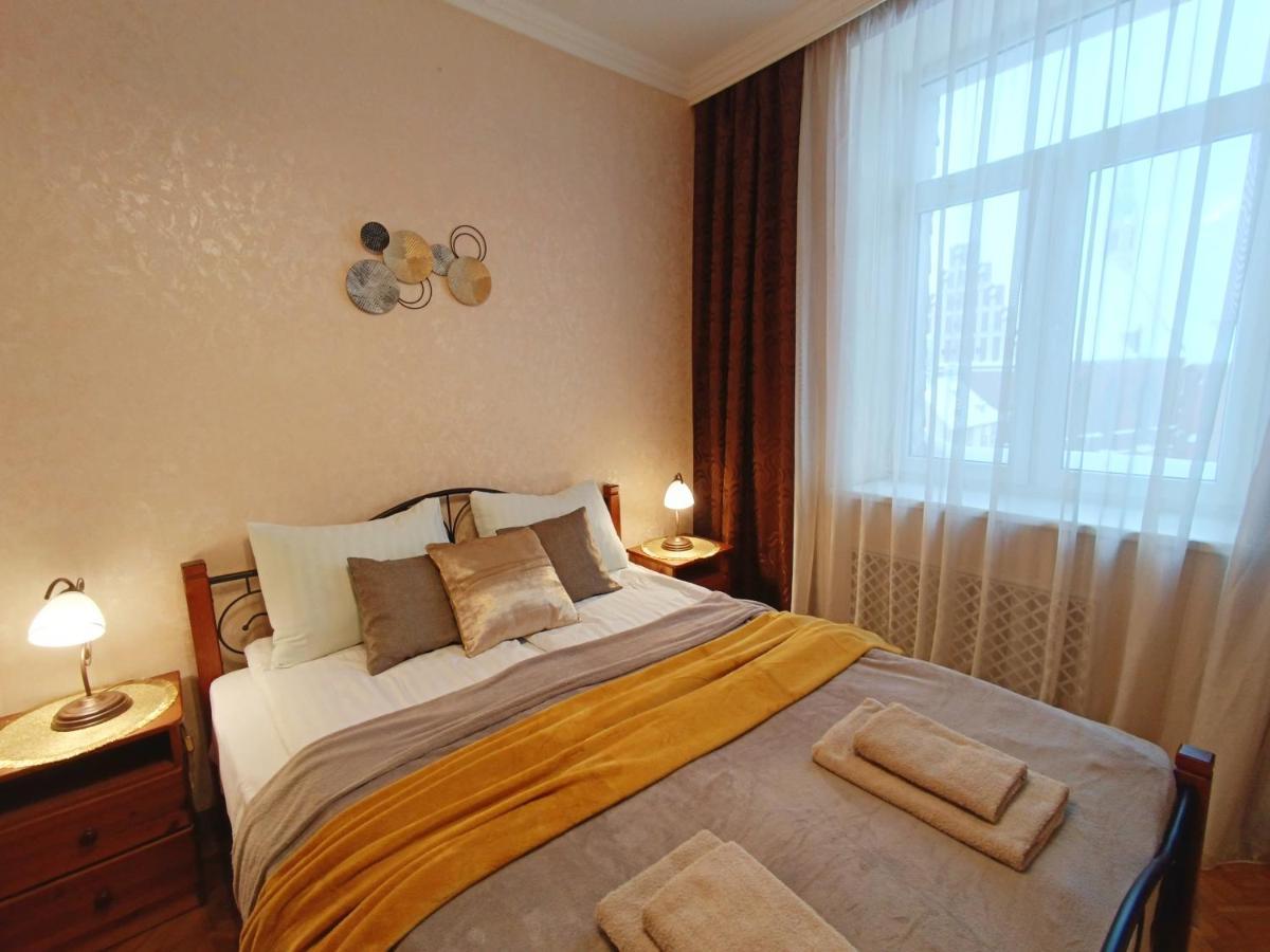 Old Town Retreat With Stunning Views 2 Bedroom Apartment Nearby The Church Of Saint Peter Riga Extérieur photo