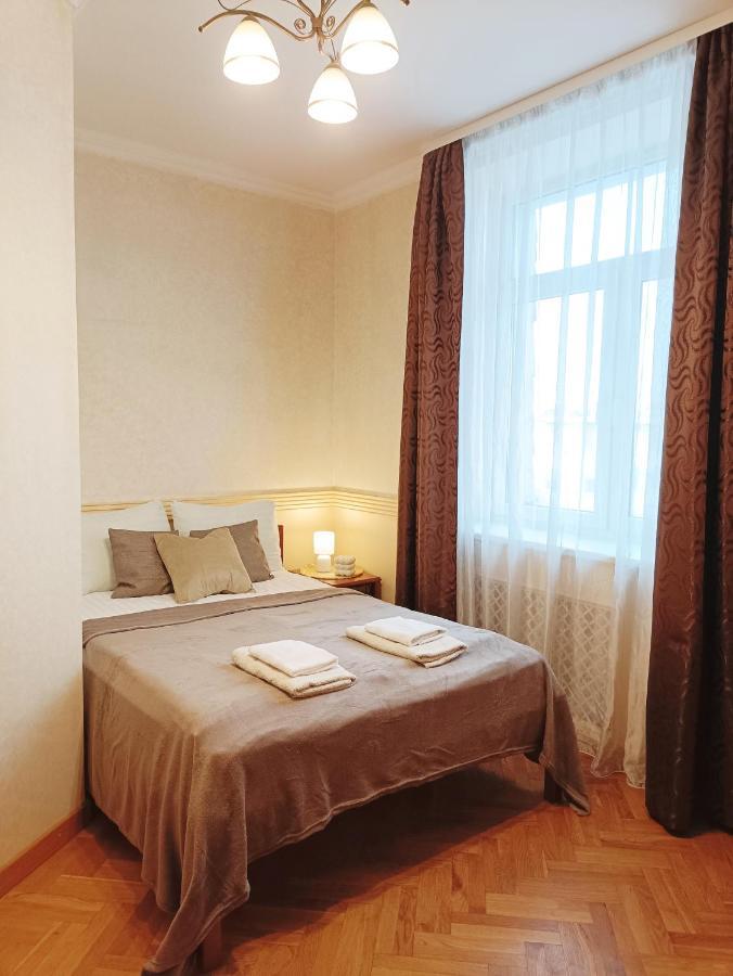 Old Town Retreat With Stunning Views 2 Bedroom Apartment Nearby The Church Of Saint Peter Riga Extérieur photo