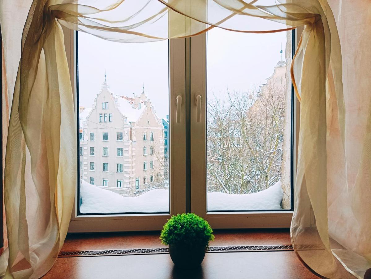Old Town Retreat With Stunning Views 2 Bedroom Apartment Nearby The Church Of Saint Peter Riga Extérieur photo